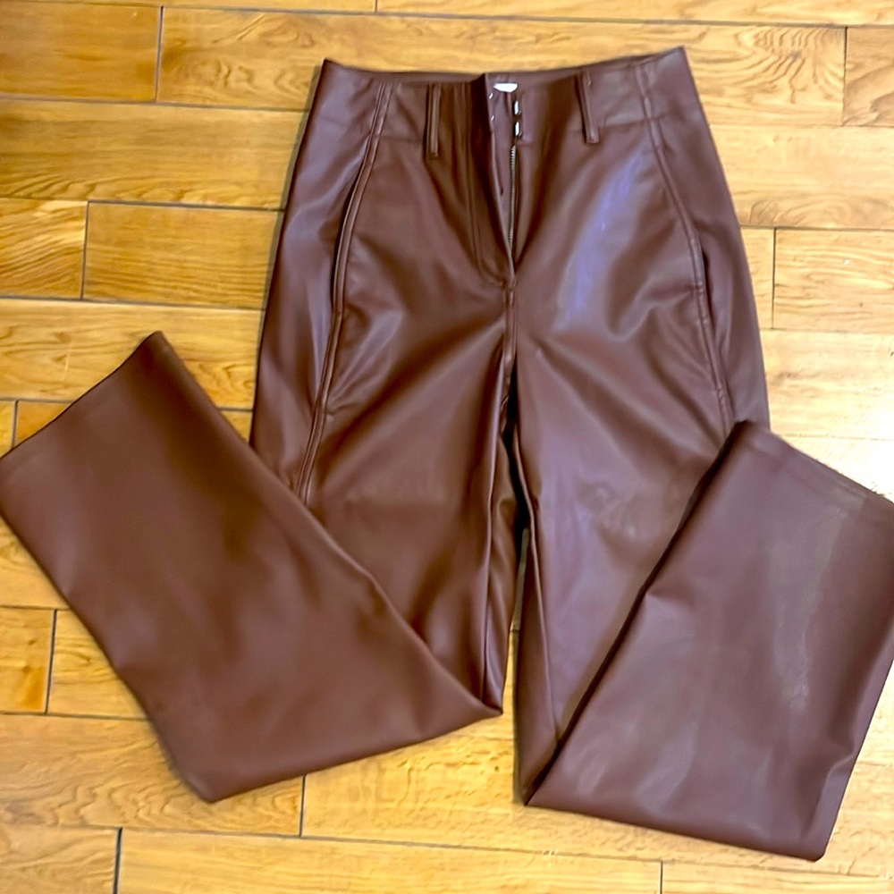 Aritzia Wilfred Carrot Pant -Vegan Leather
